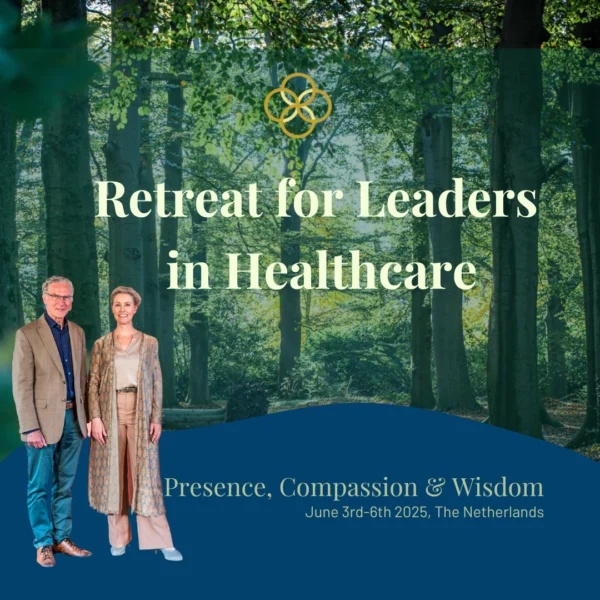 Barbara en Michael in bos. Retreat for leaders in healthcare